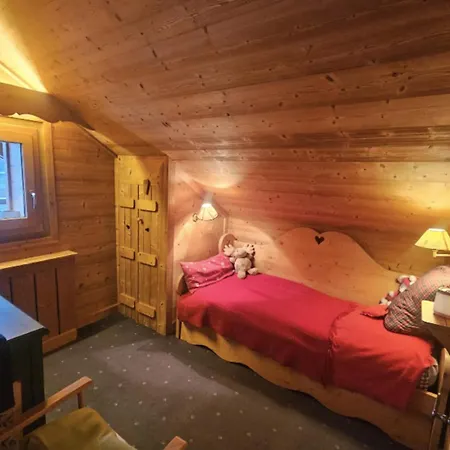 Beautiful Chalet With Fireplace - Near Park